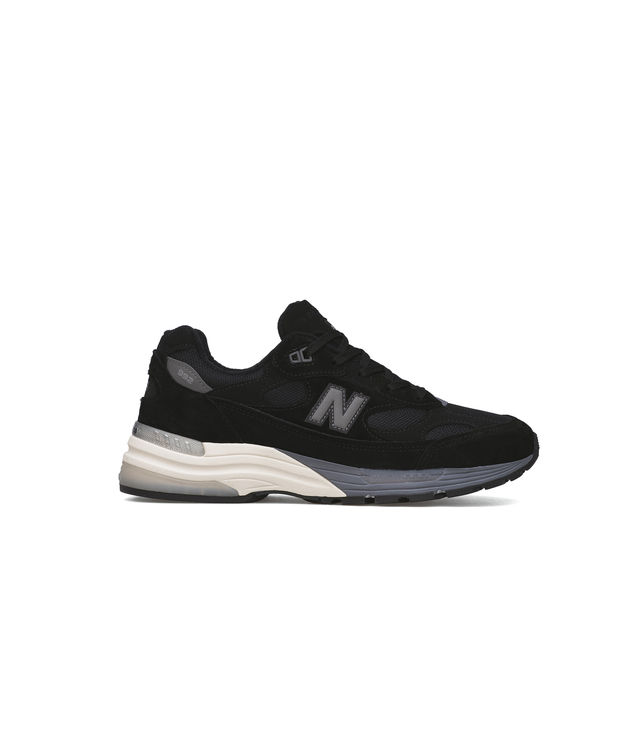 Shop New Balance M992BL Black at itk online store