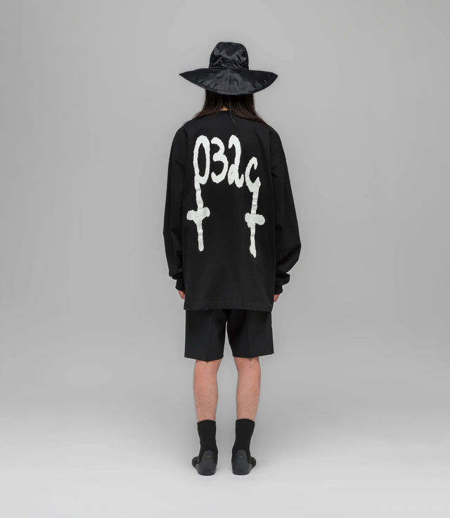 【032C】SEOUL OVERSIZED LONGSLEEVE WASHED BLACK Shop 032c Mayhem Oversized Longsleeve Washed Black at itk