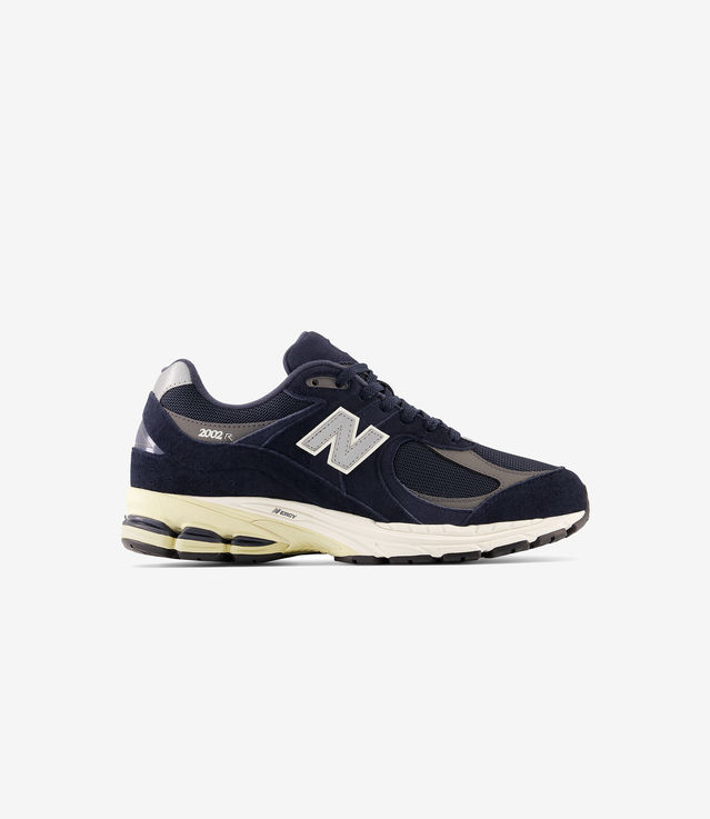 Shop New Balance M2002RCA Eclipse/Castlerock at itk online store Shop New Balance M2002RCA Eclipse/Castlerock at itk online store