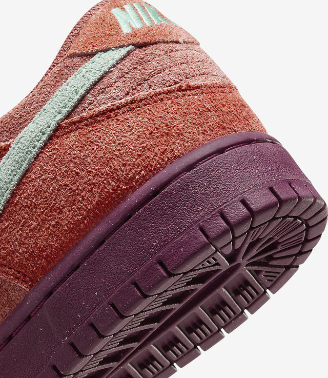 PEACHY! Nike SB Dunk Low 'Mystic Red Rosewood' DV5429-601
