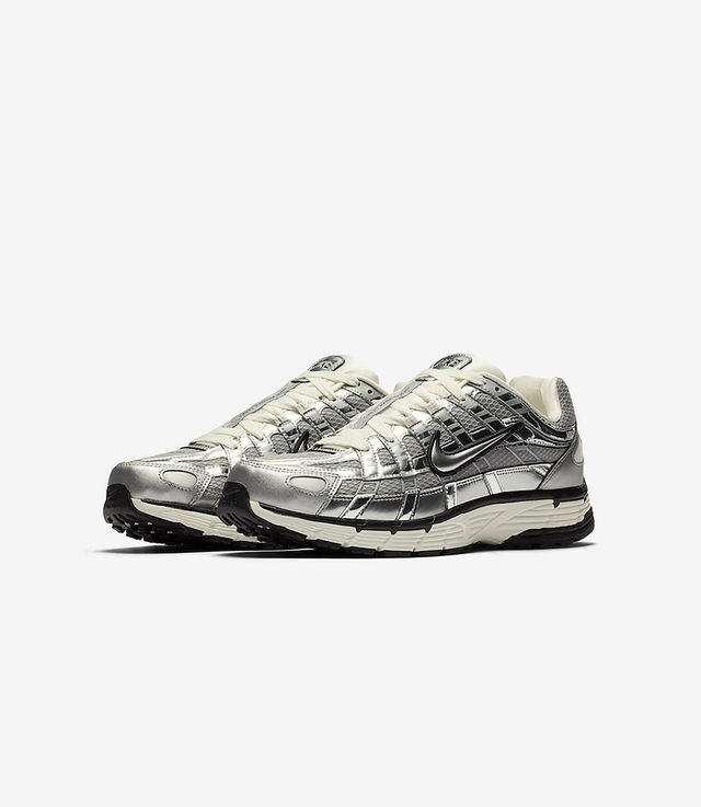 欲しい【 NIKE】P-6000 シルバーのスニーカー★ LLIC SILVER 人気 ☆NIKE☆ P-6000 シルバーのスニーカー METALLIC SILVER