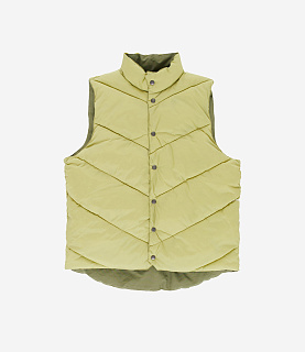 POP Trading Company Quilted Reversible Vest Four Leaf Cover