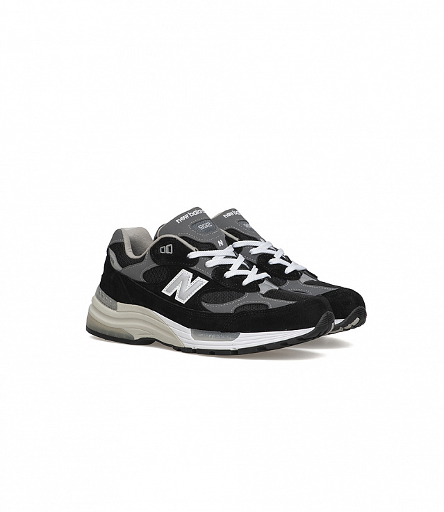 Shop New Balance M992EB Black/Silver at itk online store